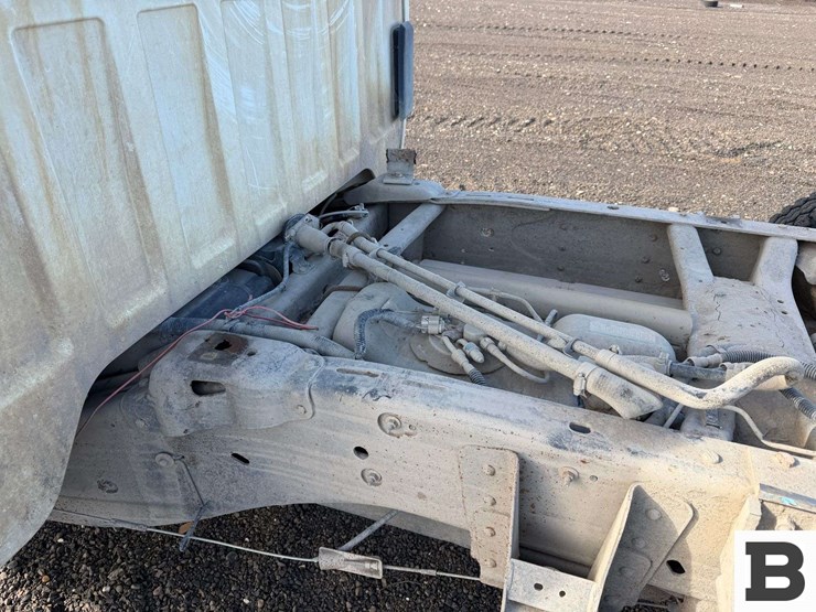 2010-chevrolet-silverado-3500-image-15