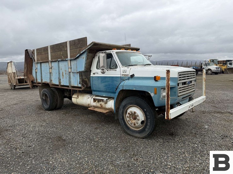 1992-ford-f700-image-7