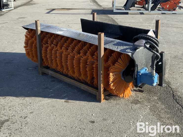 2025-massey-ferguson-730-image-1