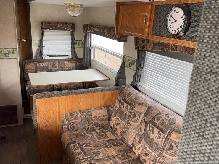 2004-forest-river-salem-camper-image-14