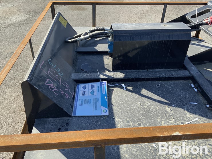 2025-massey-ferguson-730-image-16