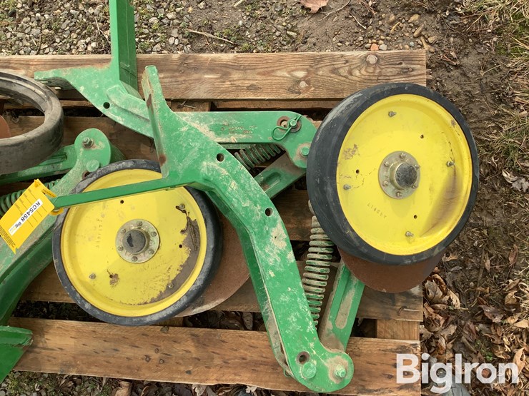 john-deere-1775-image-10