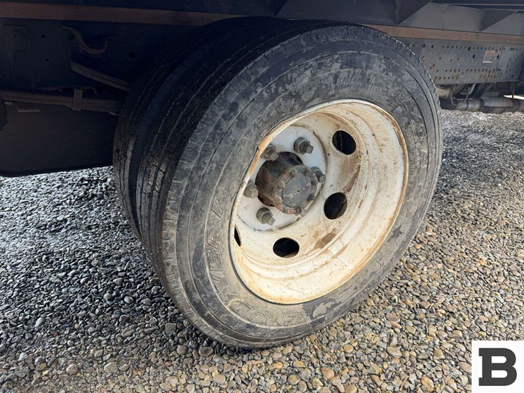 2007-isuzu-npr-image-14