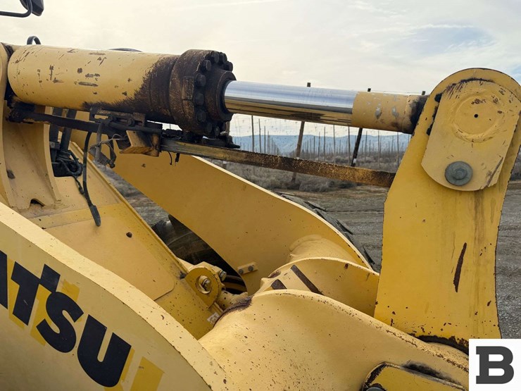 2001-komatsu-wa380-3-image-85