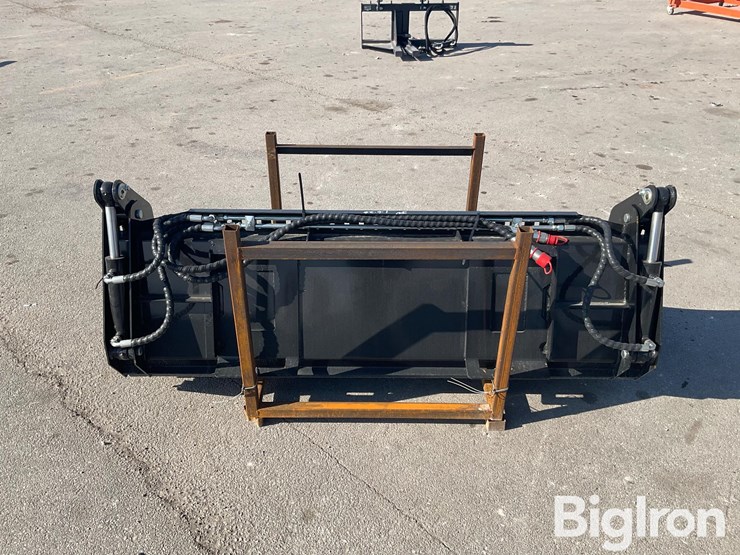 2025-massey-ferguson-730-image-6