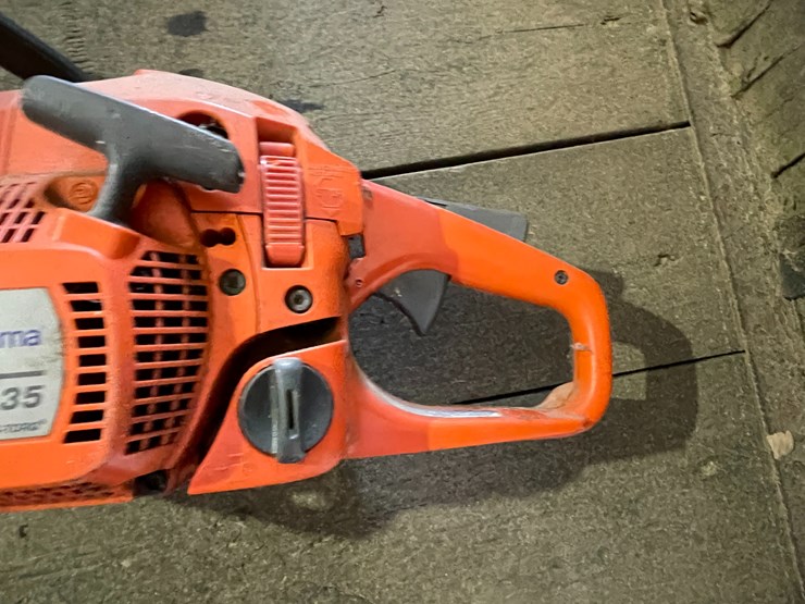 #7201-•-husqvarna-chain-saw-image-16