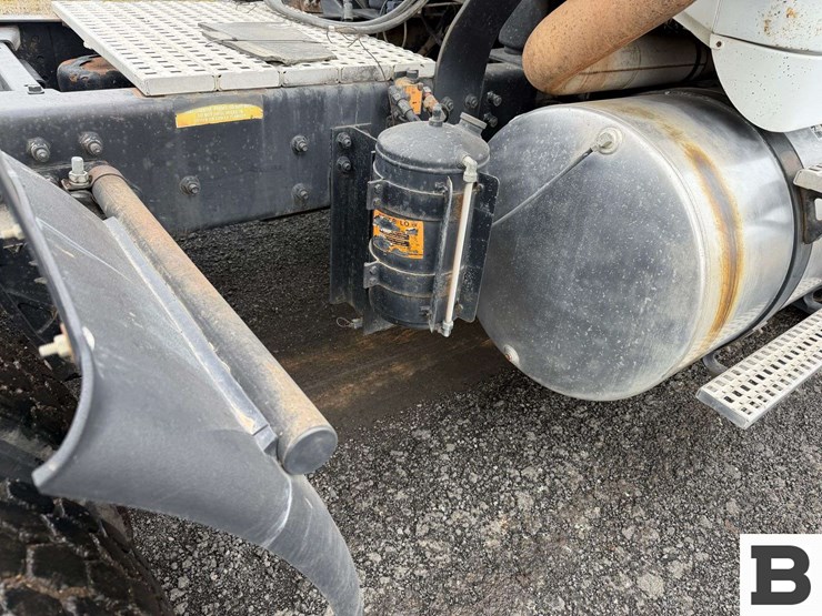 1998-volvo-wca-tractor-truck---reardan,-wa-image-46