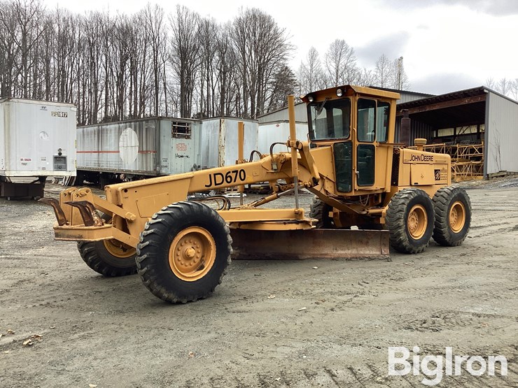 john-deere-670-image-1