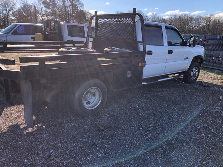 2006-chevrolet-3500-image-3