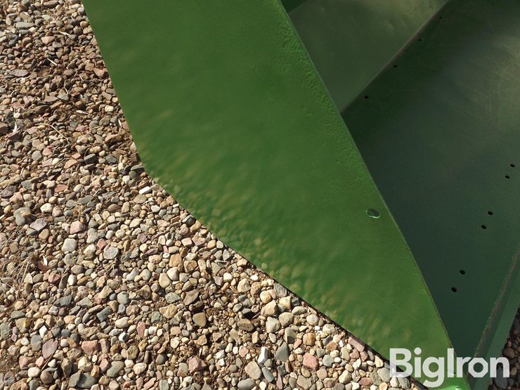 john-deere-148-image-14