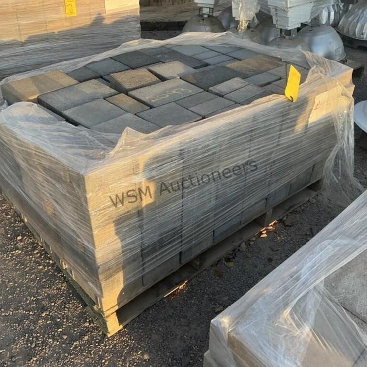 PALLET OF STONE PAVERS