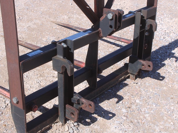 #2068-•-uro-attach-3-spear-hay-fork-with-48-inch-spikes-image-8