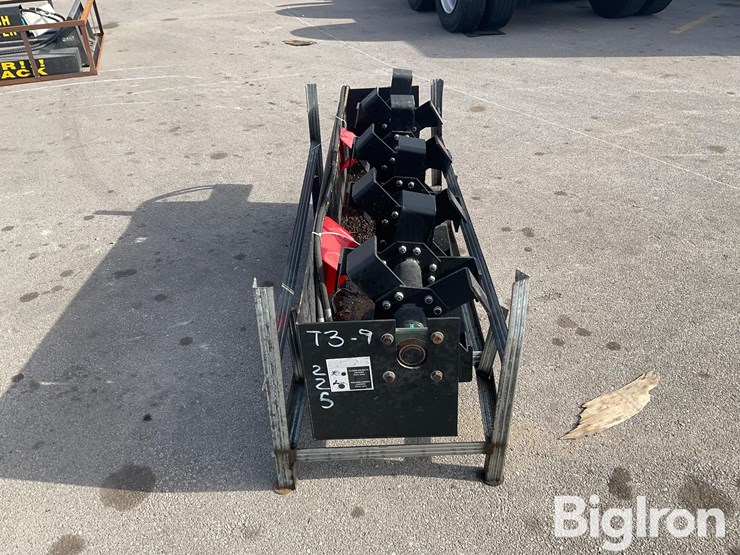 2025-massey-ferguson-730-image-4