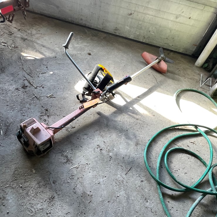 #7202 • Husqvarna Weed Trimmer