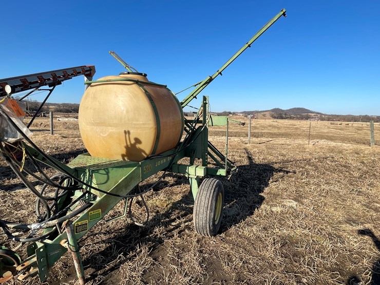 john-deere-520-image-9
