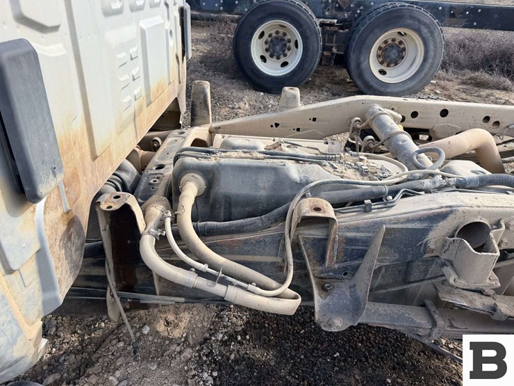 2018-chevrolet-silverado-3500-image-10