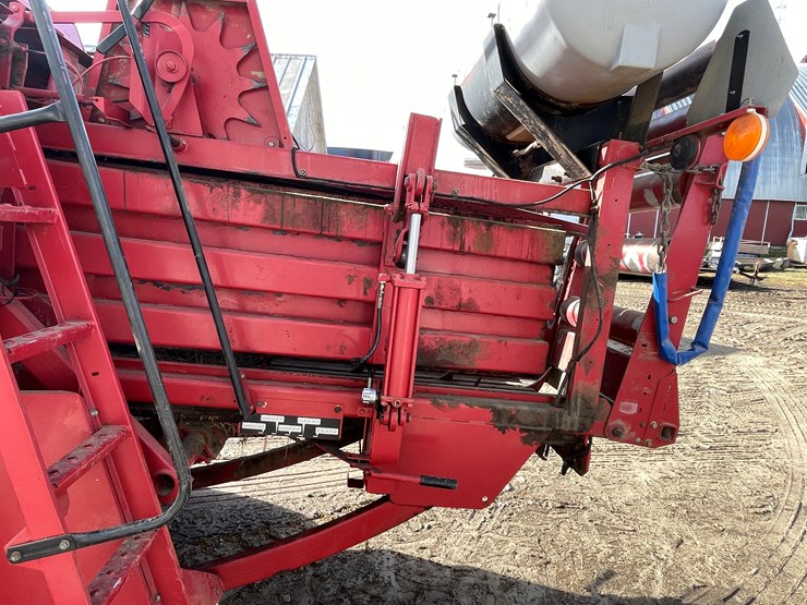 #3200-•-case-8575-square-baler-image-14