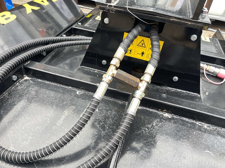 caterpillar-305-image-9