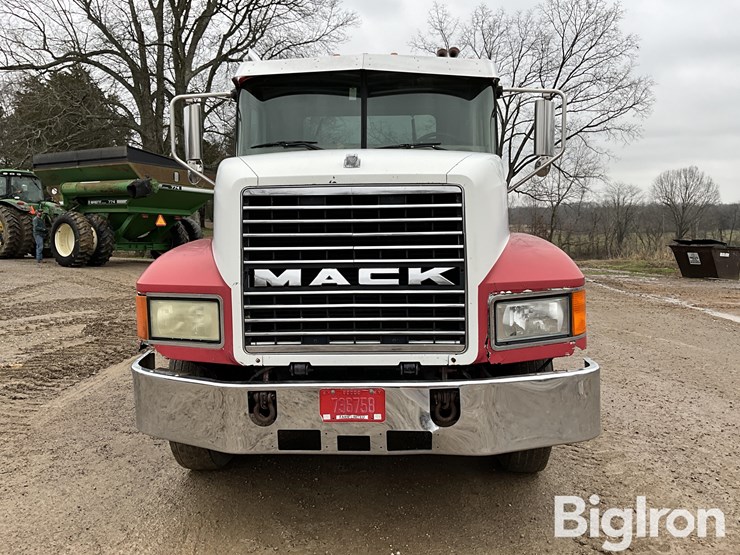 2003-mack-ch612-image-2