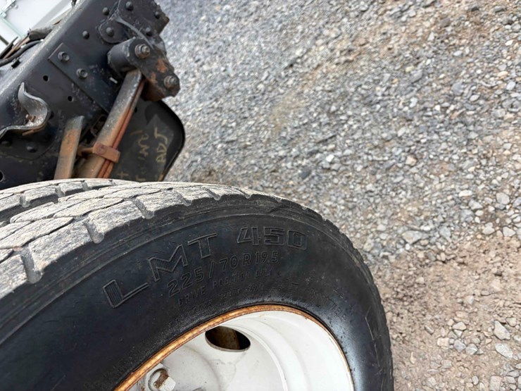 1997-isuzu-npr-image-8