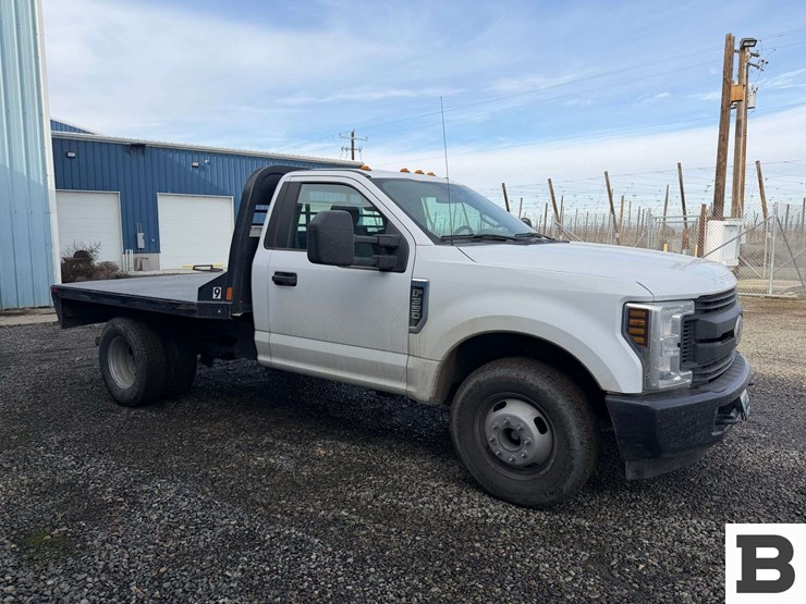 2019-ford-f350-image-14