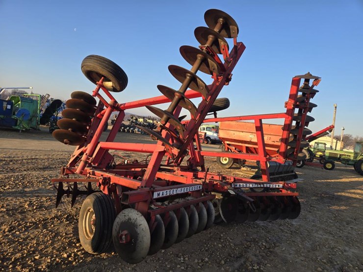 massey-ferguson-620-image-9