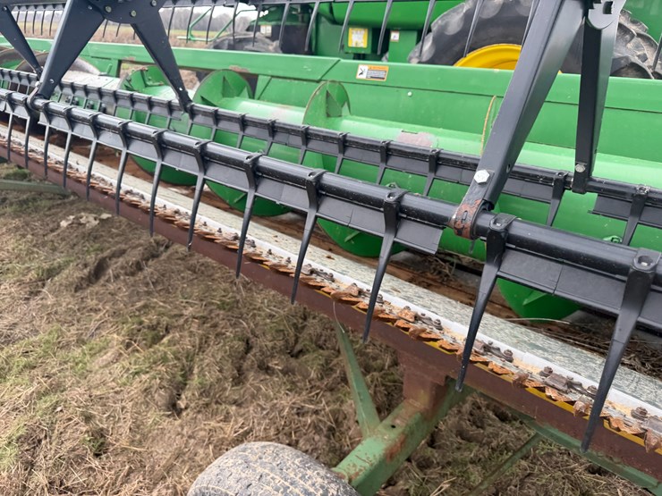 2013-john-deere-630f-image-28