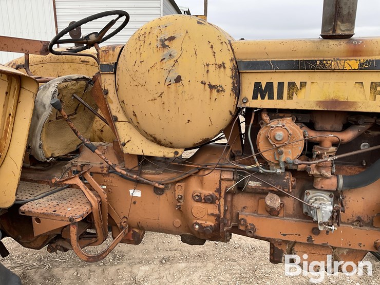 1964-minneapolis-moline-m602-image-11