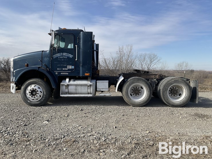 1999-freightliner-fld112-image-8