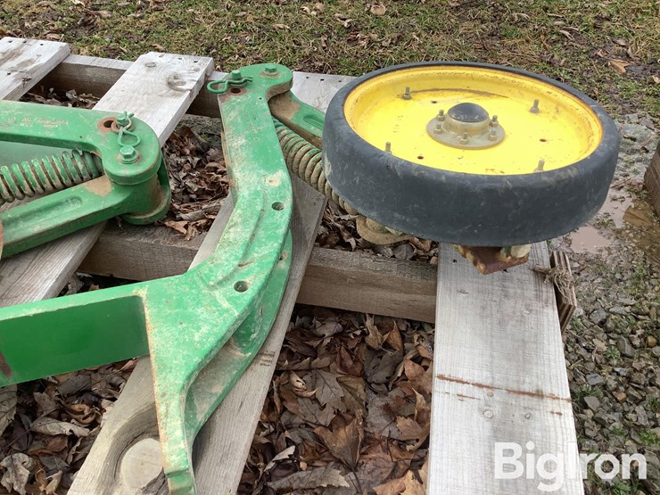 john-deere-1775-image-11