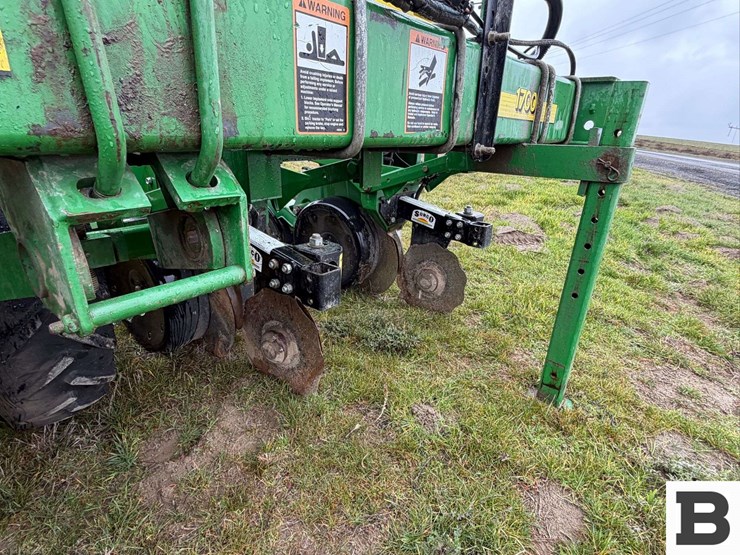 2008-john-deere-1700-image-15