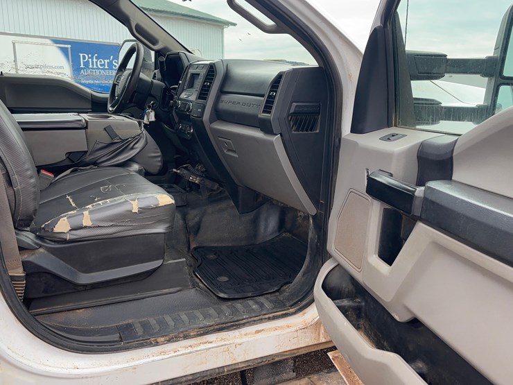 2019-ford-f550-image-12