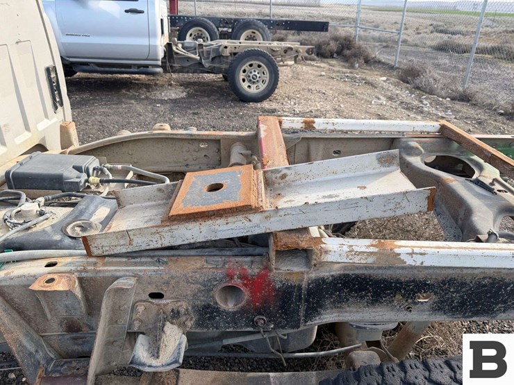 2005-chevrolet-silverado-3500-image-13