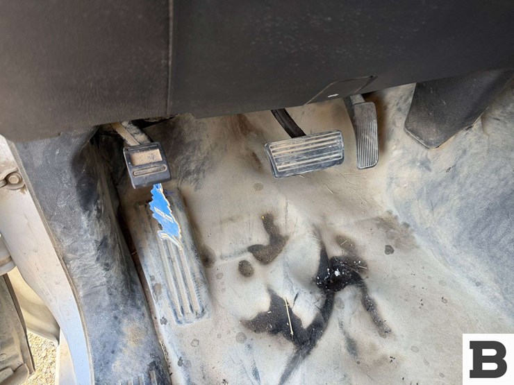 2017-chevrolet-silverado-3500-image-26