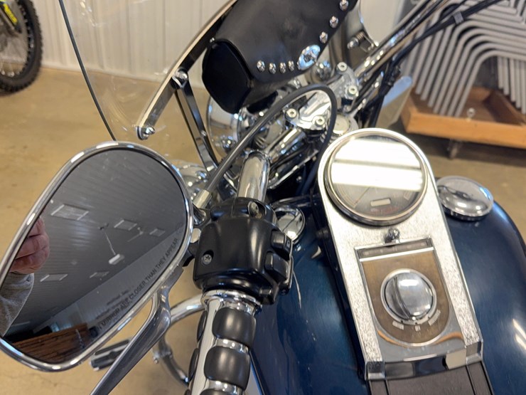 2002-harley-davidson-motorcycle-image-13