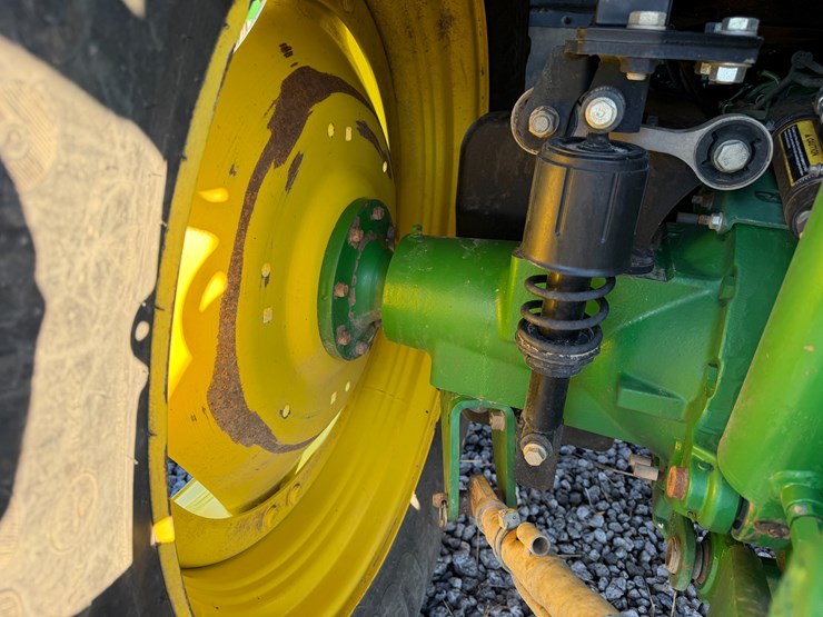 2017-john-deere-6120m-image-12