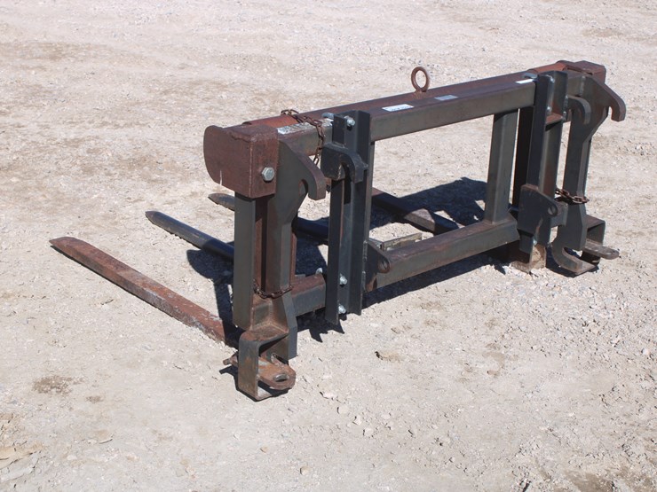 #2070-•-uro-or-bidirectional-mount-pallet-forks-image-1