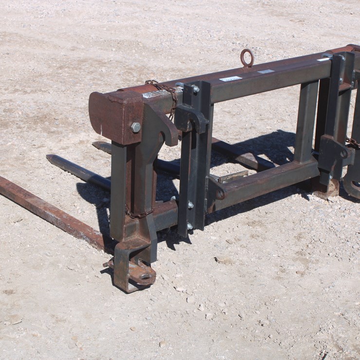 #2070 • URO Or Bidirectional Mount Pallet Forks