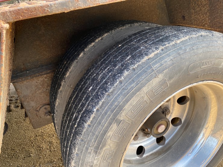 #1100-•-2010-witzco-rg-50-tri-axle-lowboy-semi-trailer-(has-wi-title)-(colfax,-wi)-image-27