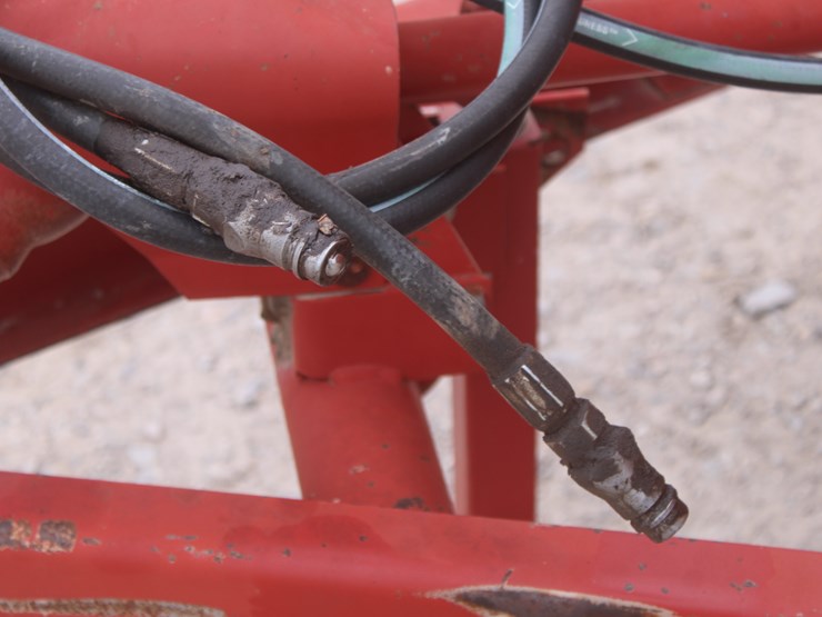 new-holland-155-image-11