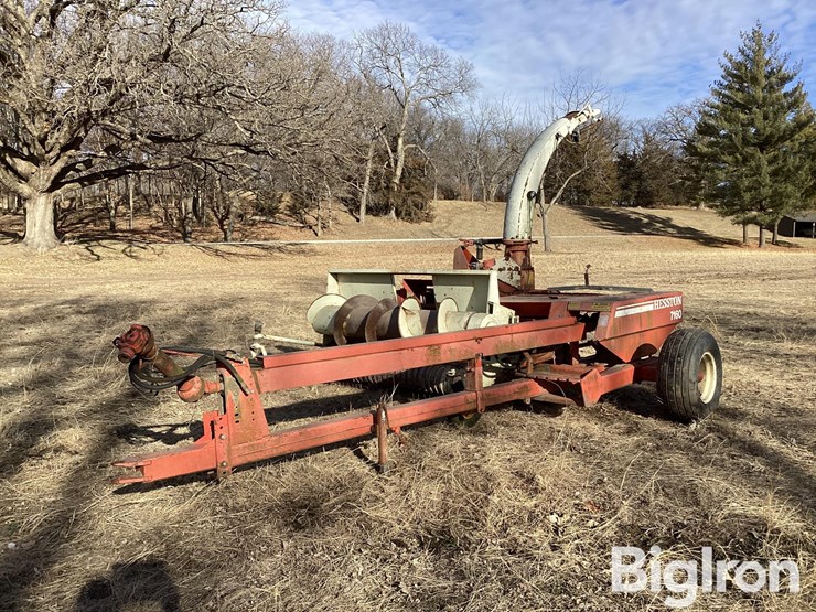 hesston-7160-image-1