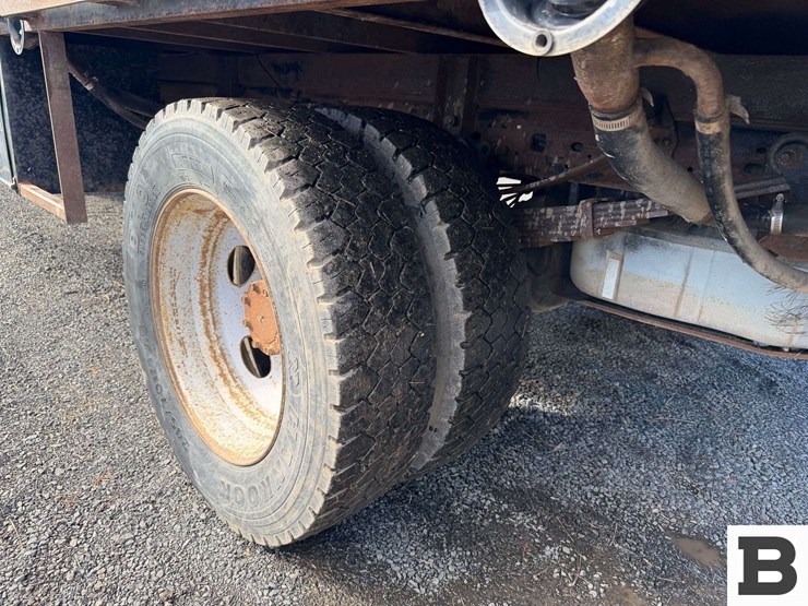 2006-ford-f550-image-23