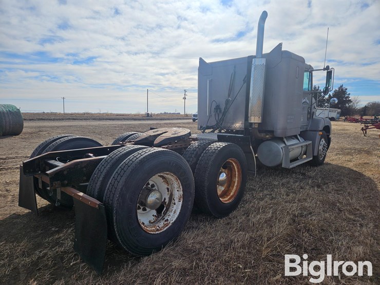 1994-freightliner-fld112-image-5