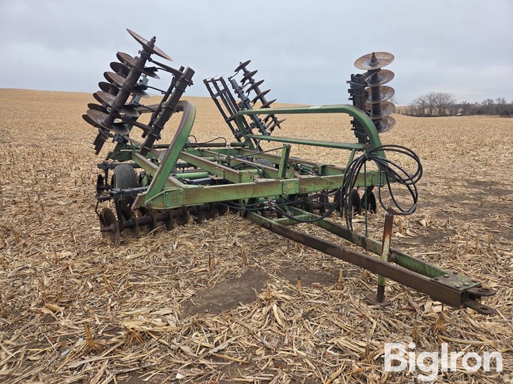 john-deere-230-image-3