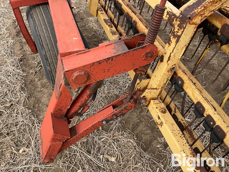 new-holland-216-image-20