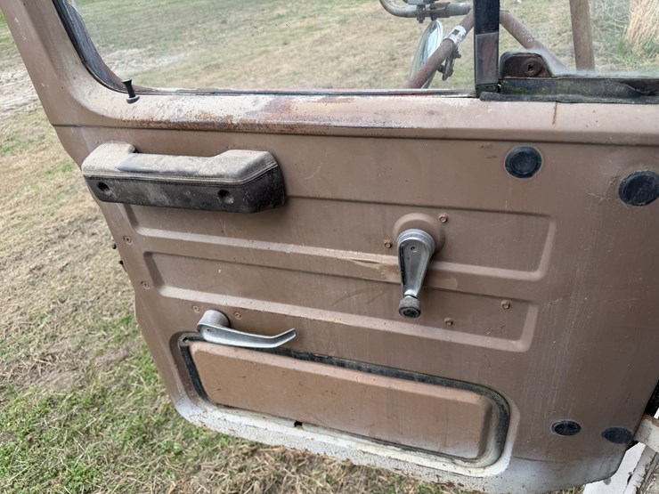 #41247-•-inop-1978-international-f-2275-daycab-truck-image-61