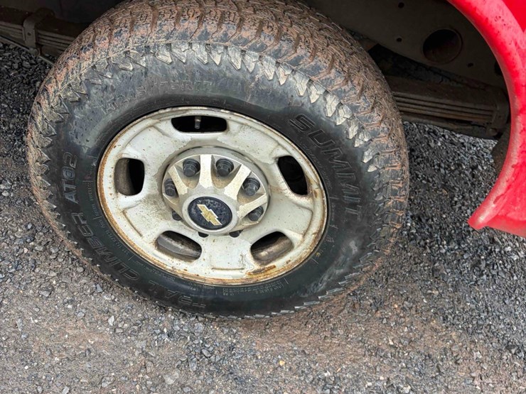 2012-chevrolet-2500-image-9