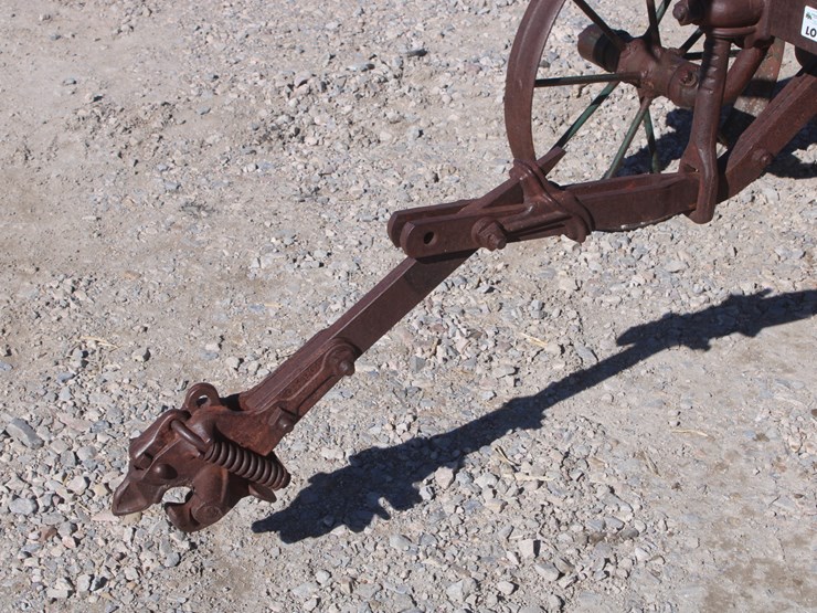 #2051-•-oliver-no.-100-two-bottom-plow-image-13