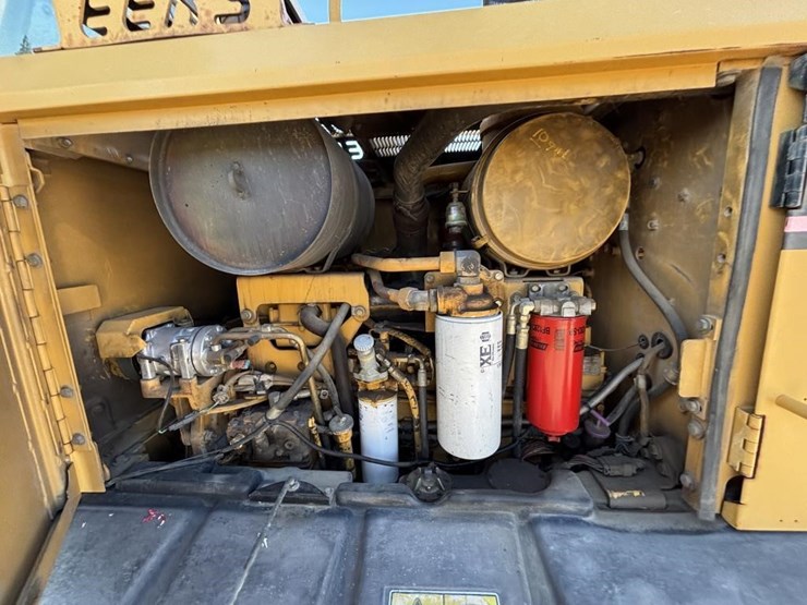 caterpillar-143h-image-53