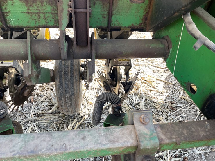 john-deere-7000-image-32